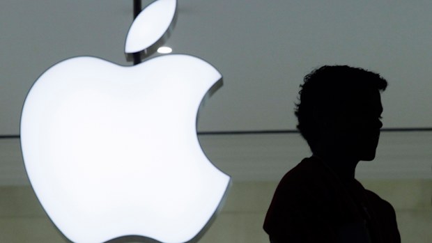 The US government has dropped its legal action against Apple. (AAP)