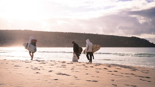 Surf Life Saving WA is warning of a 30 percent rise in drownings. (AAP)