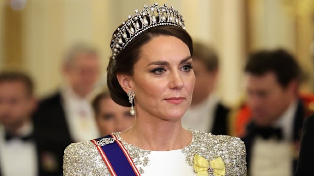kate middleton recovery from surgery working from bed