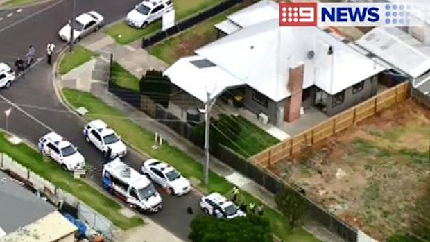 Police at the scene in Geelong. (9NEWS)
