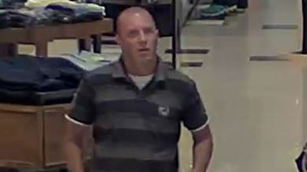 Victoria police hunting this alleged shopping centre pervert. (Victoria Police) 