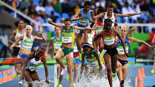 Australians Madeline Heiner-Hills and Genevieve LaCaze in the 3000m steeplechase. (Getty)