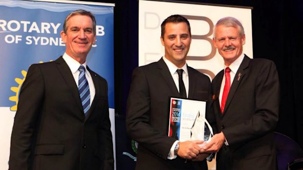 Senior Constable Alan Watts (centre) has been named the 2014 Rotary Police Officer of the Year. (NSW Police)