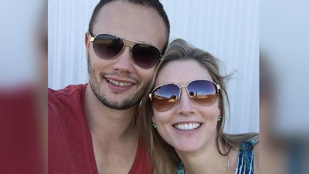 Jane Neame (right) with her partner Ross Passmore in Thailand. (Facebook)