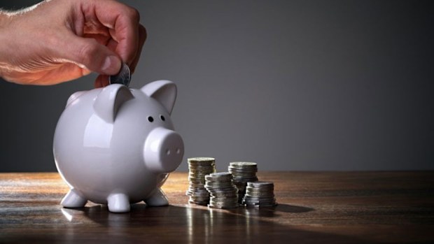An interest rate cut would be a mistake, a leading economist has said.