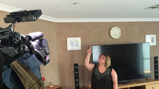 Izzy told 9NEWS conmen performed a less-than-adequate fix-up on their home, which ended up costing them more than $25,000 to fix. (Twitter/Jonathan Kearsley)