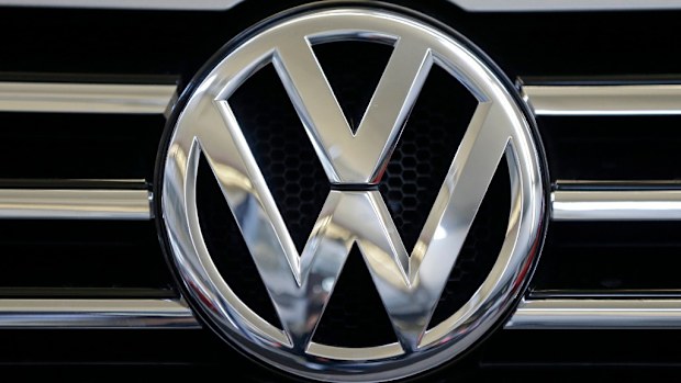 Volkswagen has agreed to pay US dealers a $1.6 billion dollar settlement agreement. (AAP)