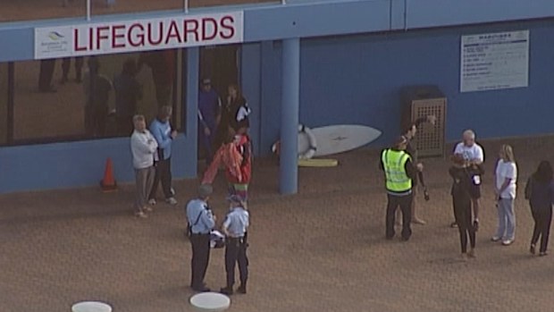 A rock fisherman has drowned at Maroubra despite the efforts of lifesavers.