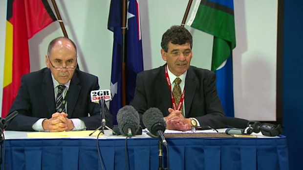 Australia’s Chief Medical Officer, Professor Chris Baggoley and the CEO of Foods Standards Australia New Zealand Steve McCutcheon. (9NEWS)
