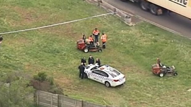 A body has been found in parkland adjacent to Mahoneys Road in Fawkner, Victoria. (9NEWS)
