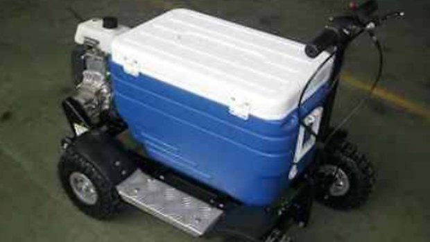 A 20-year-old man has lost his license and been fined after being caught riding a motorised esky in Melbourne. (Eyewatch Yarra Ranges Facebook)