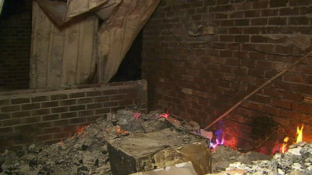Police are investigating what caused the blaze that has now destroyed up to 12 homes. (9NEWS)