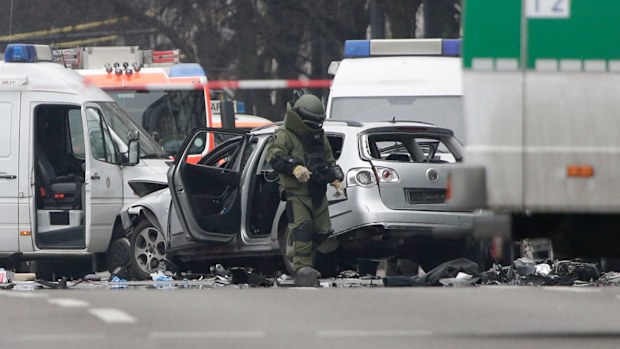 A bomb squad is currently investigating the car. (AAP)