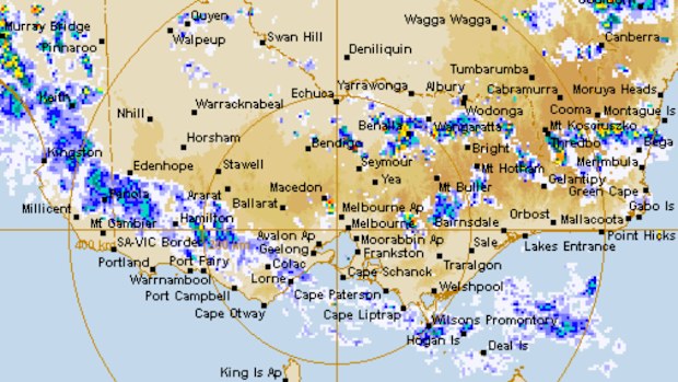 Heavy rain may cause flash flooding. (BoM radar at 5.30pm AEDT)