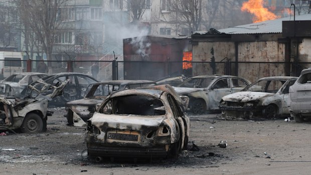 At least 27 people have been killed in the coastal Ukraine city of Mariupol. (AAP)
