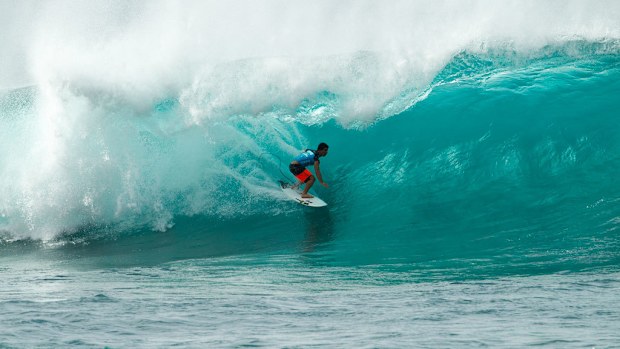 Ricardo Dos Santos of Brasil proved the only heat winner during round 1 during the Billabong Pipe Masters on December 8, 2012 in North Shore, Hawaii. (Getty)