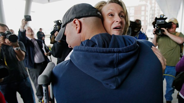 Roseann Sdoia, who lost her leg in Bostom marathon bombing, is engaged to the firefighter who saved her life. (AAP)