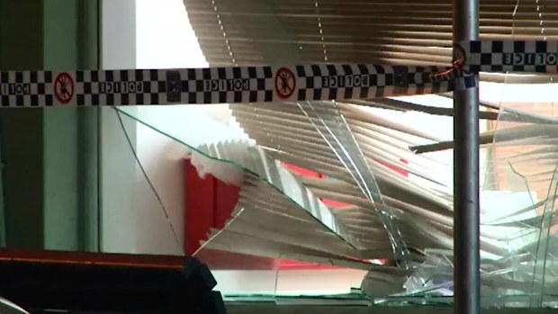 Police were called to the Waverley street about 2am. (9NEWS)