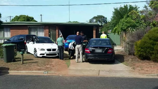 Eight properties allegedly linked with the Bandidos motorcycle gang have been raided this morning. (9NEWS)