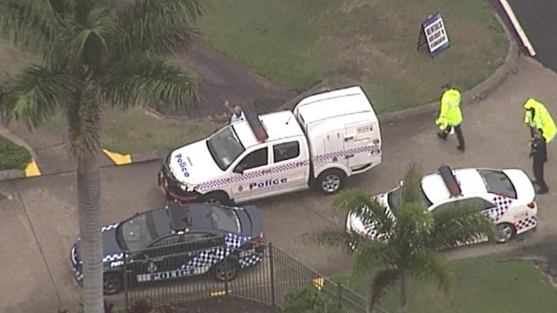 Police arrested the man making threats and took him to hospital. (9NEWS)