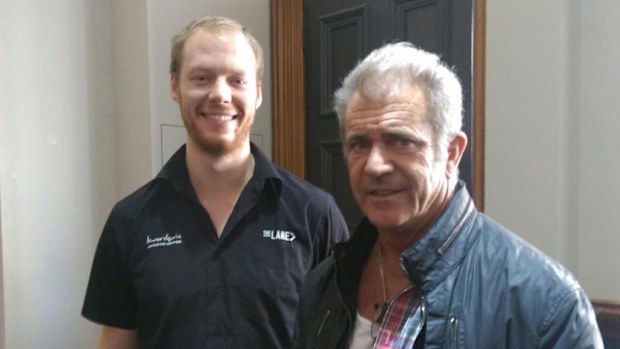 Ballarat local Lochie Whitaker managed to get a photo with Mel Gibson. (Twitter, @steviekaze)