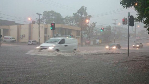 9NEWS viewer Peter Lomas took this photo of flash flooding at Salisbury. (Peter Lomas)