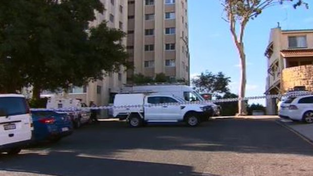 Police spent the afternoon and evening at the South Perth apartment complex. (9NEWS)