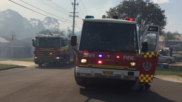 More than 10 fire trucks have responded to a bushfire on Lucinda Avenue, Lansdowne. (Twitter)
