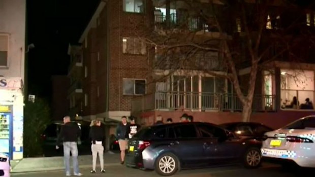 Police were called to the unit block just before 7.50pm last night. (9NEWS)