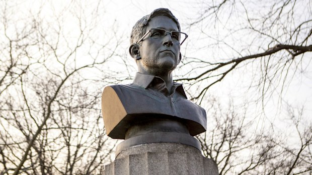 The bust of Edward Snowden which was snuck into Brooklyn's Fort Greene Park. (AAP)