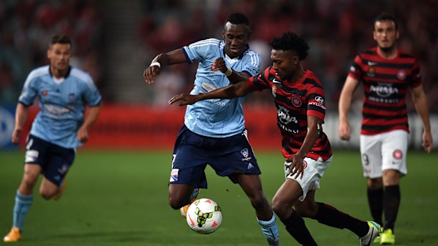 Sydney FC and Sydney Wanderers played out an 1-1 A-League draw at Pirtek Stadium. (AAP)