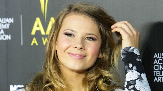 Bindi Irwin arrives at the 3rd AACTA ceremony. (AAP)