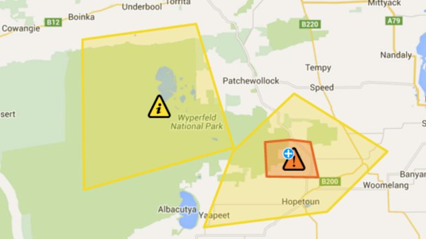 The threat from a bushfire burning in Victoria's Mallee region has eased, but the fire remains out of control. 