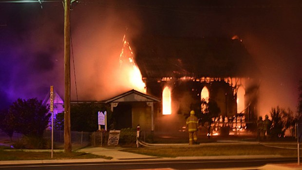 Fire investigators do not believe the blaze was suspiciously lit. (9NEWS)