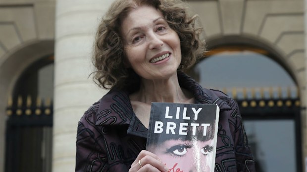 Lily Brett with her prize-winning novel. (AAP)