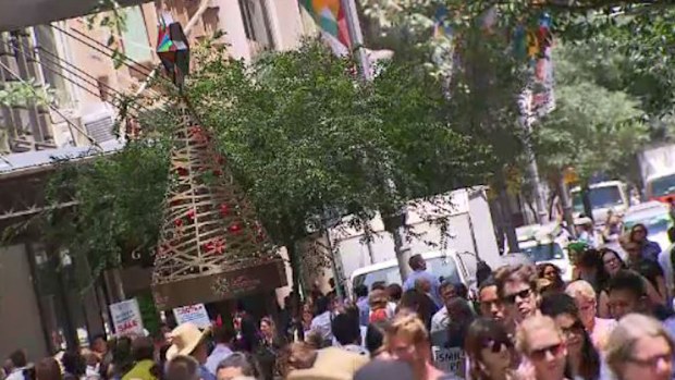 Retailers across Sydney will be able to stay open for 24 hours ahead of Christmas. (9NEWS)