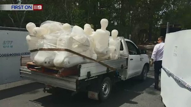 A ute containing crash test dummies arrives at Dreamworld. (9NEWS)