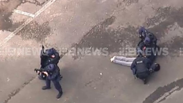 Two people have been arrested following a siege situation in Geelong, Victoria. (9NEWS)