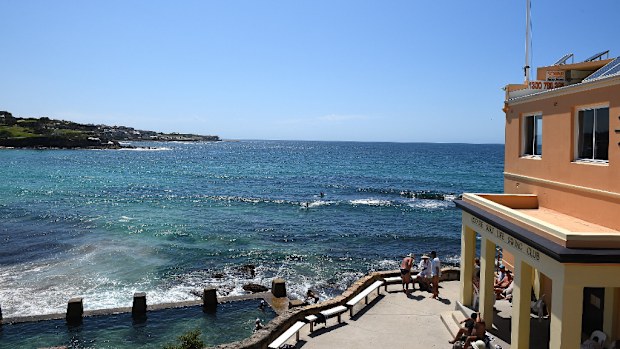 Shark nets at multiple NSW beaches were left with large holes, government documents have revealed. (AAP File Image)