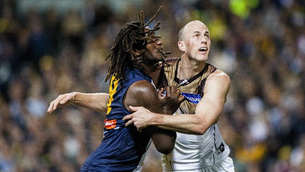 Nic Naitanui and David Hale will play a key role for their teams today. (AAP)