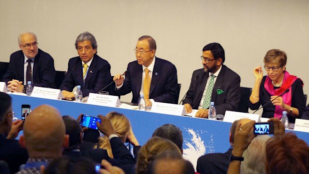UN Secretary General Bank Ki Moon (centre) speaks at Intergovernmental Panel on Climate Change. (AAP)