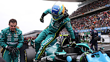 Fernando Alonso had to retire from the Chinese Grand Prix due to 'numb hands'. 