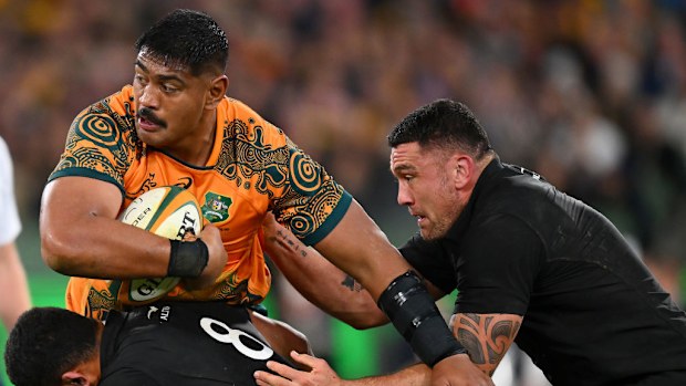 Will Skelton of the Wallabies runs with the ball.