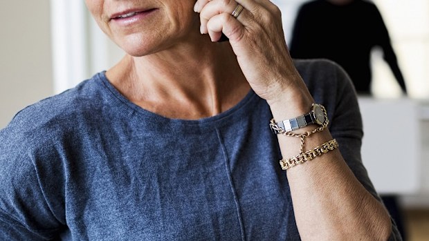 Her mother-in-law phoned her son to tell him how she felt.