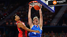 Rocco Zikarsky of the Bullets dunks.