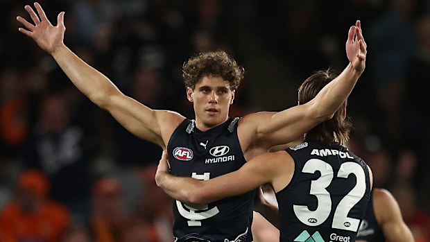 Charlie Curnow of the Blues celebrates a goal.