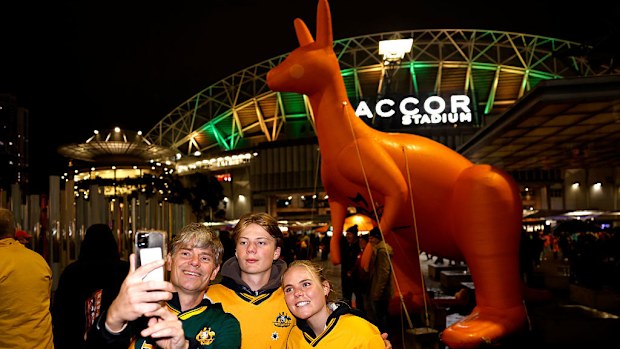 Os fãs chegaram ao ACO Stadium.