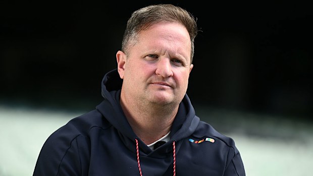 El director de críquet masculino de Inglaterra, Rob Key, habló con los medios.