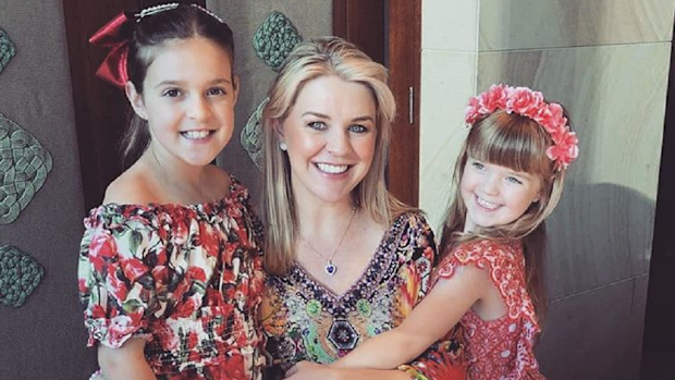 Lauren Newton with daughters