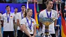 Angelique Kerber and Alexander Zverev after Germany's United Cup victory. 